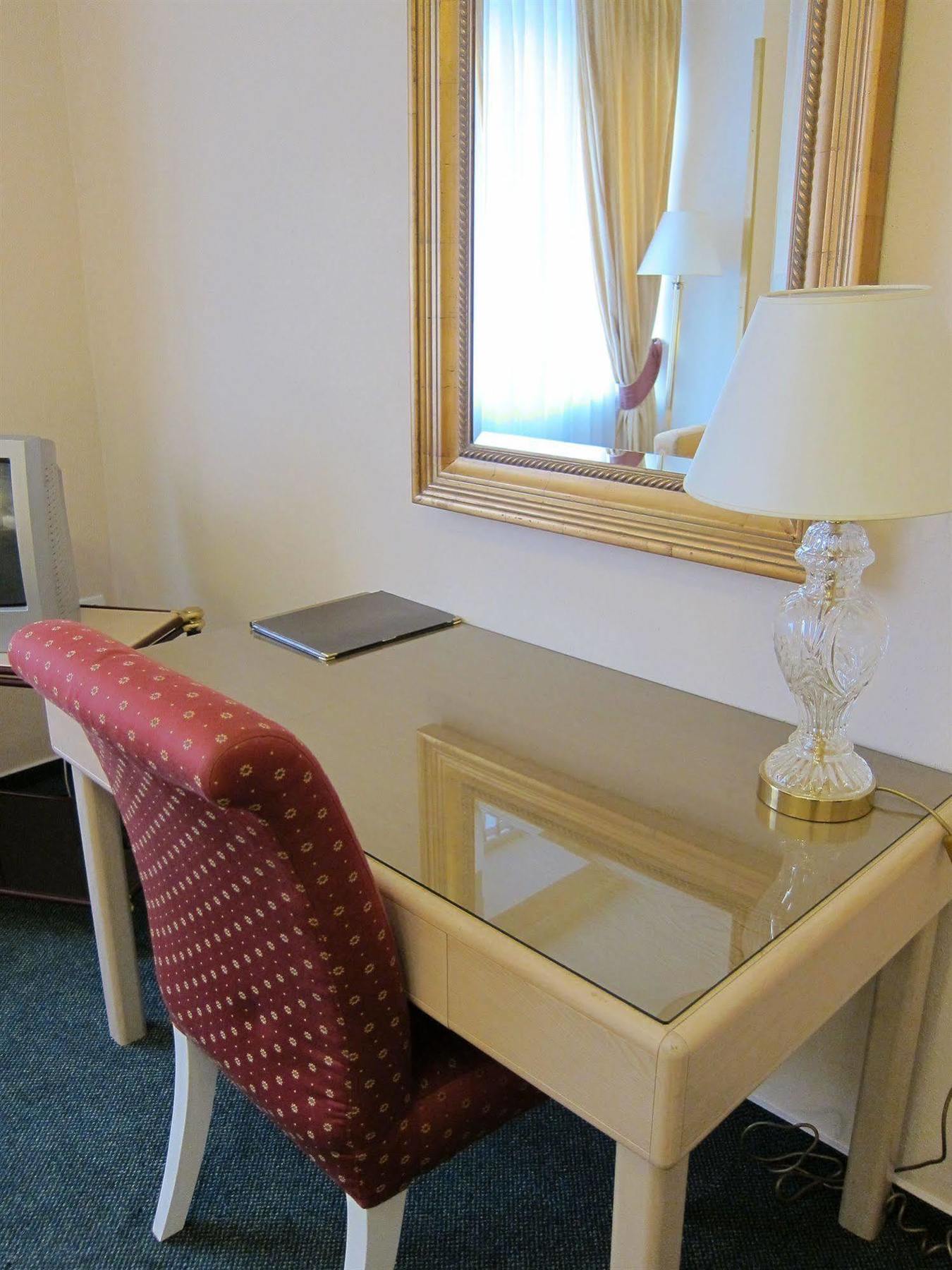 Hotel Mira Inn Praga Zewnętrze zdjęcie