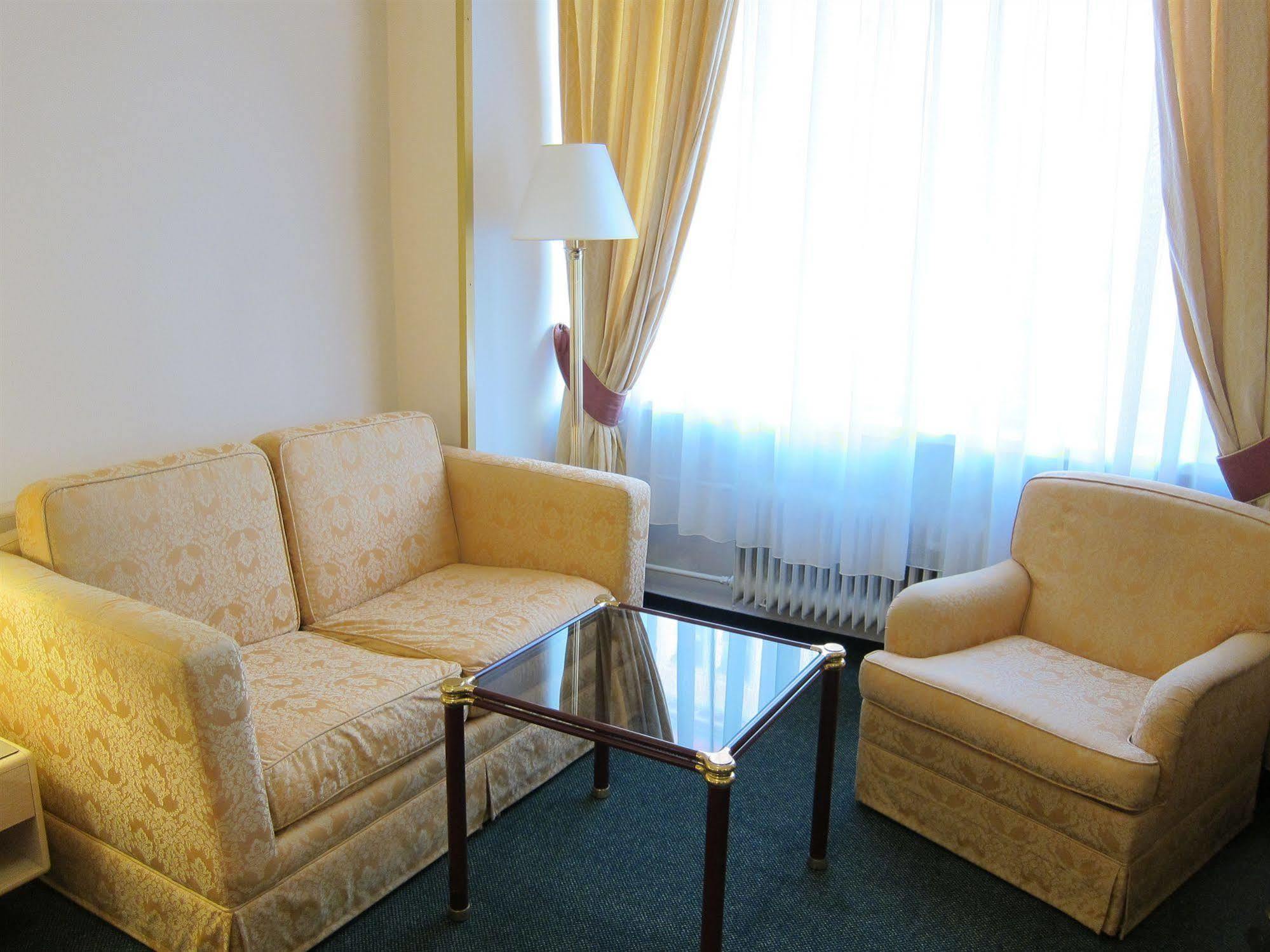 Hotel Mira Inn Praga Zewnętrze zdjęcie