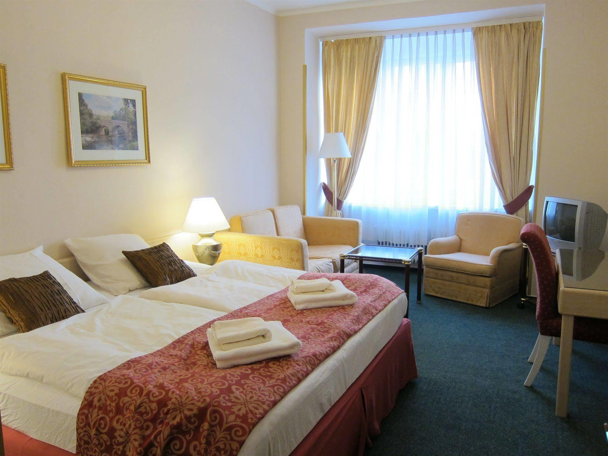 Hotel Mira Inn Praga Zewnętrze zdjęcie