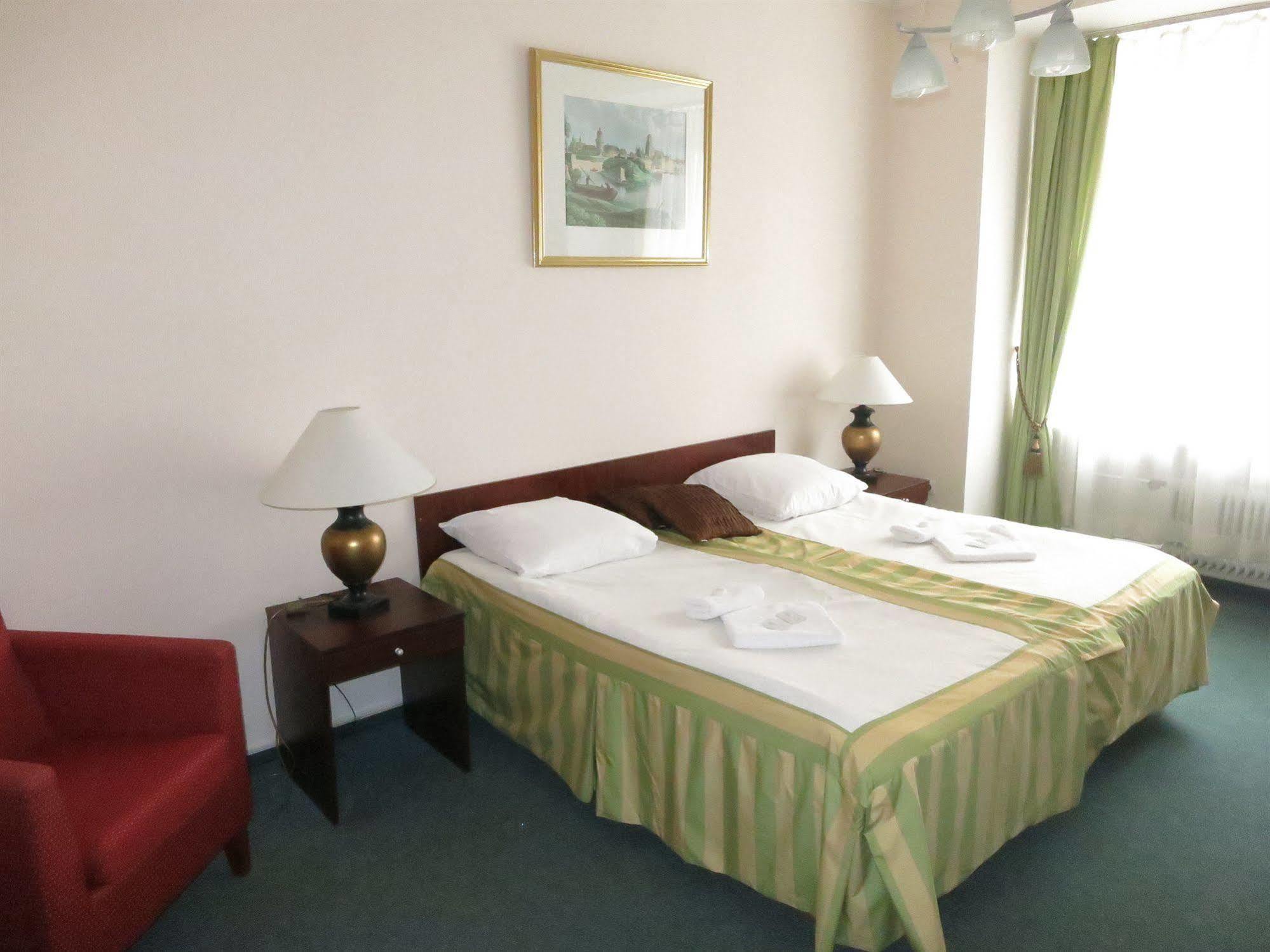 Hotel Mira Inn Praga Zewnętrze zdjęcie