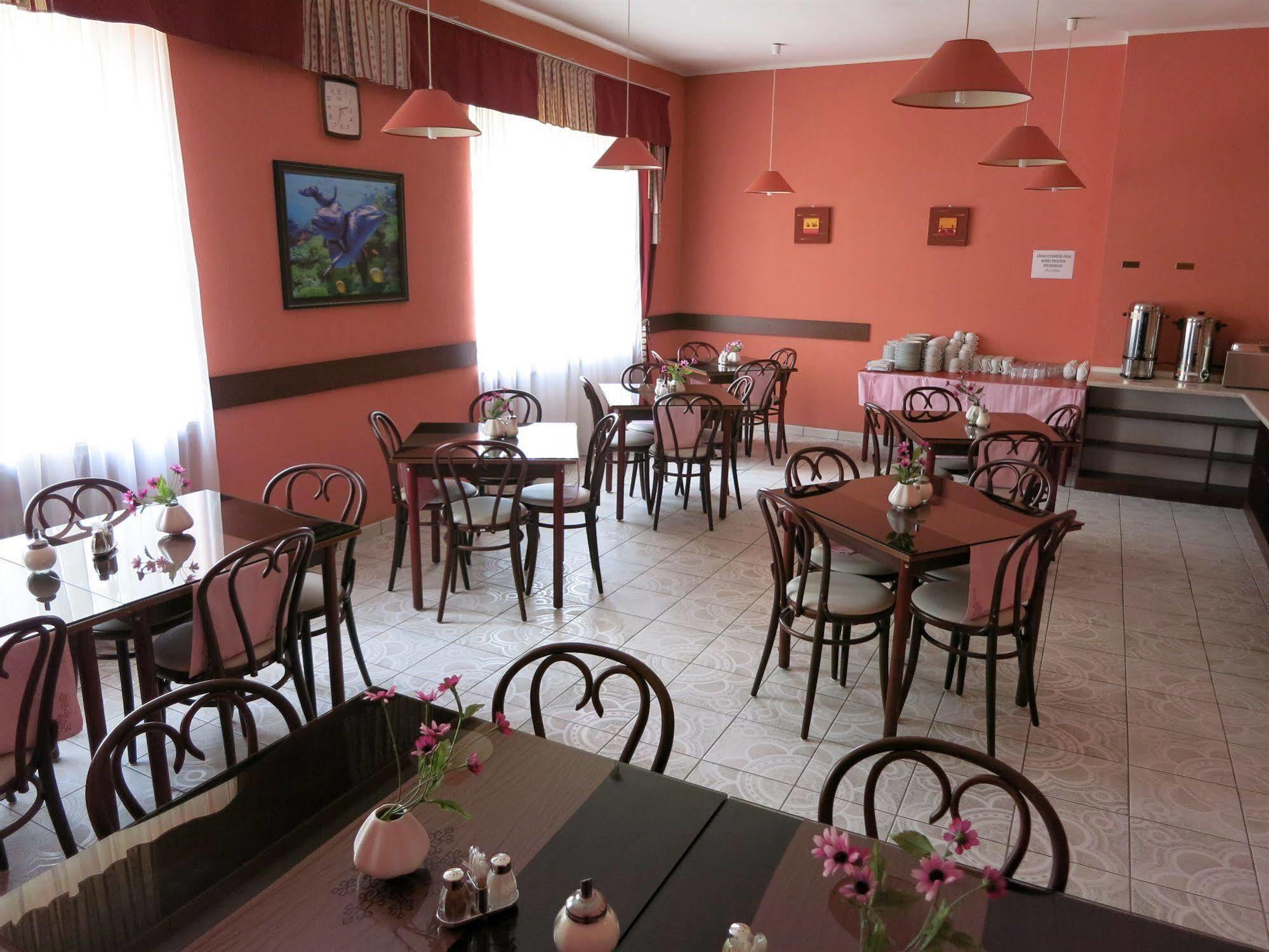 Hotel Mira Inn Praga Zewnętrze zdjęcie