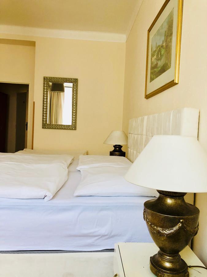 Hotel Mira Inn Praga Zewnętrze zdjęcie