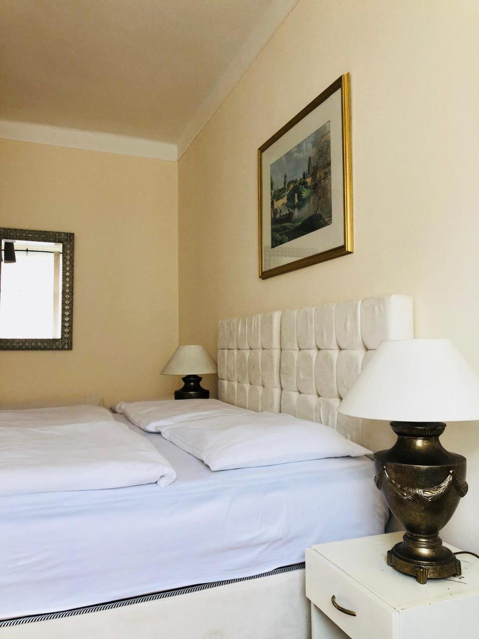 Hotel Mira Inn Praga Zewnętrze zdjęcie