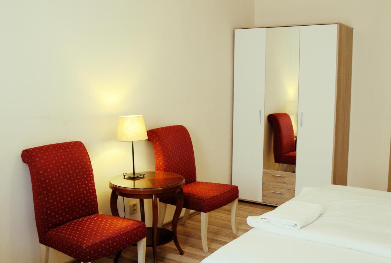 Hotel Mira Inn Praga Zewnętrze zdjęcie