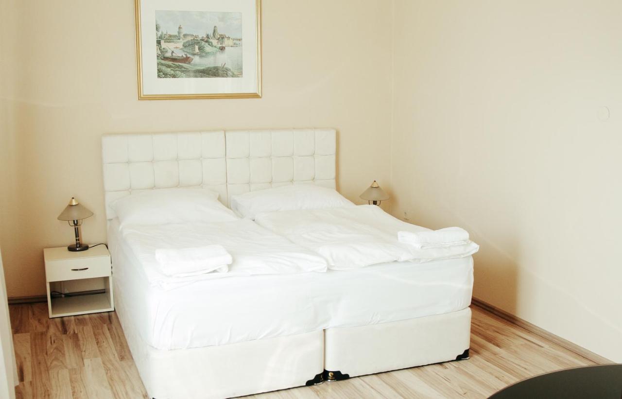 Hotel Mira Inn Praga Zewnętrze zdjęcie