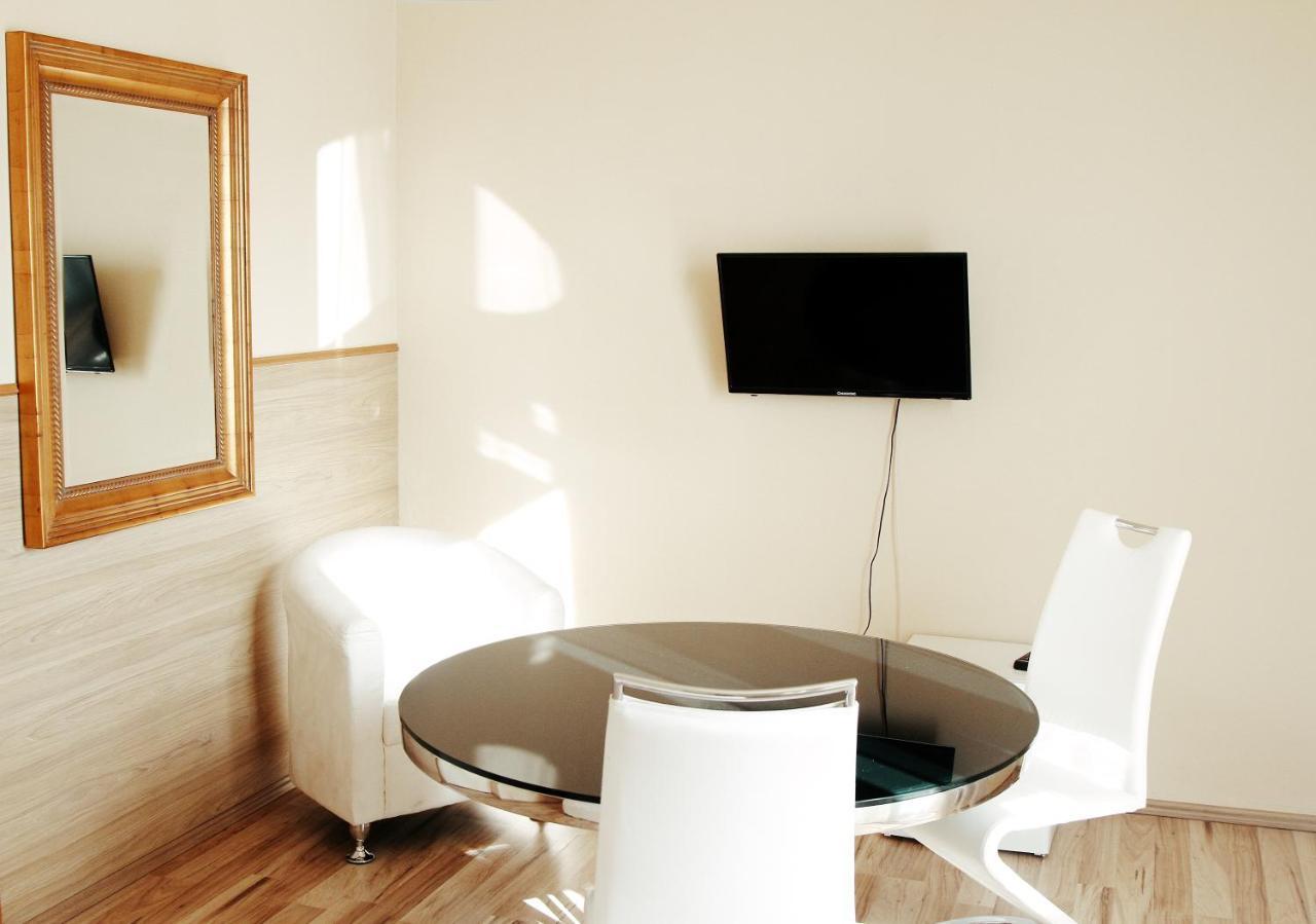 Hotel Mira Inn Praga Zewnętrze zdjęcie